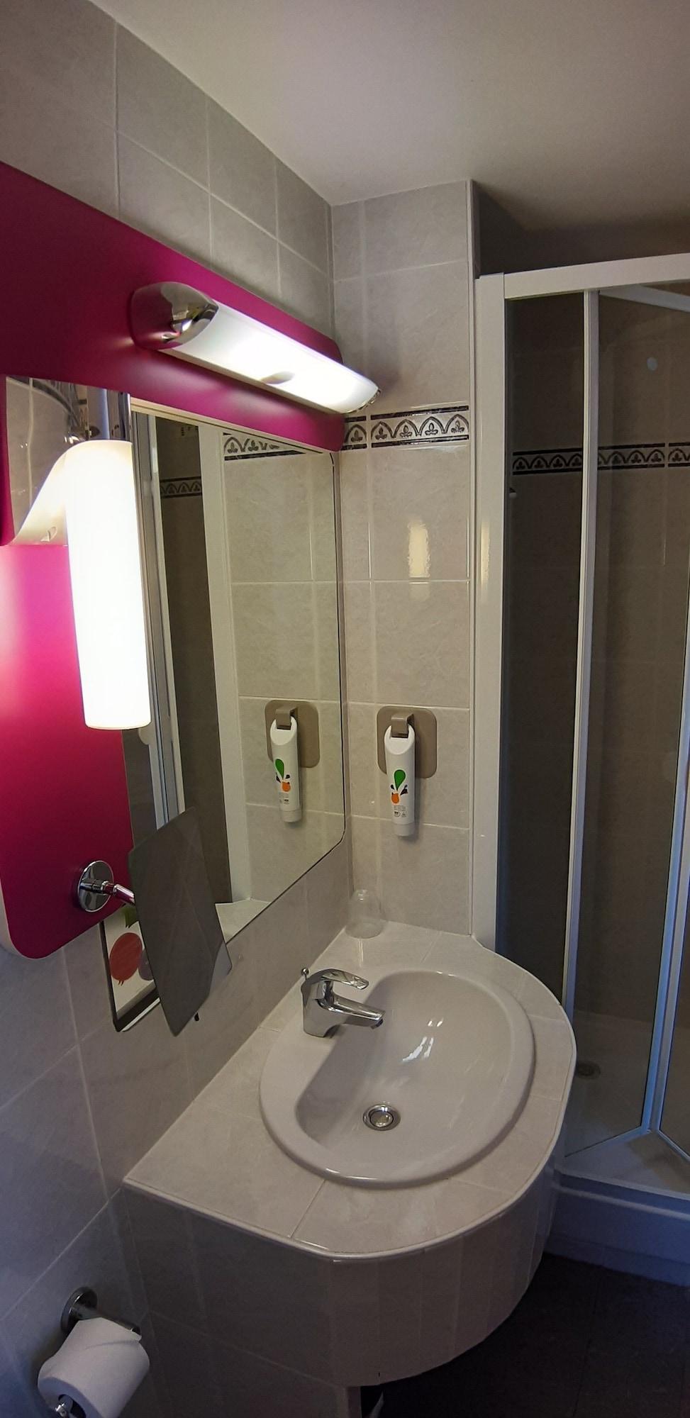 Ibis Styles Bourg En Bresse Hotel Exterior photo